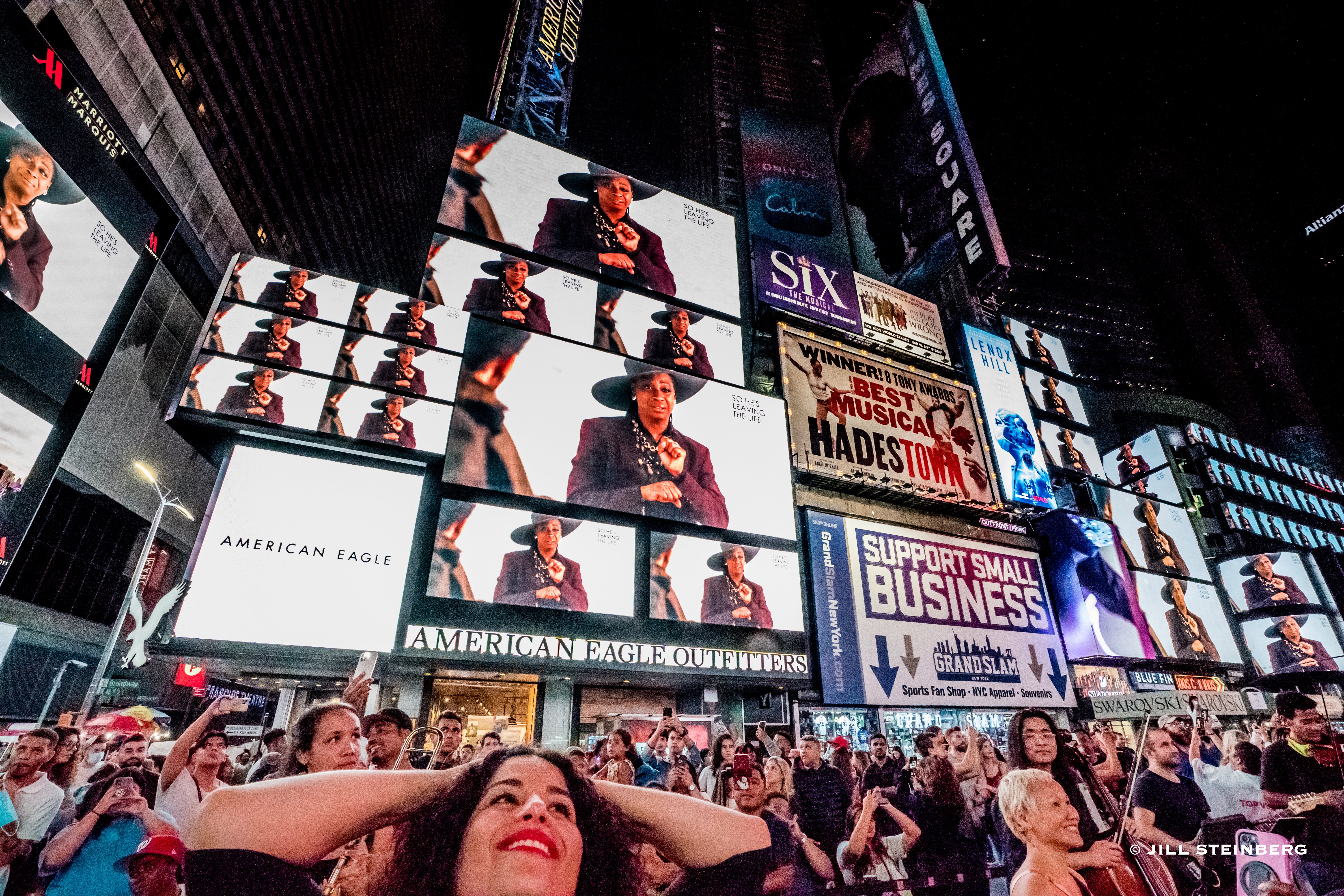 Free Your Mind-Midnight Train to Georgia in Times Square _0281_-1