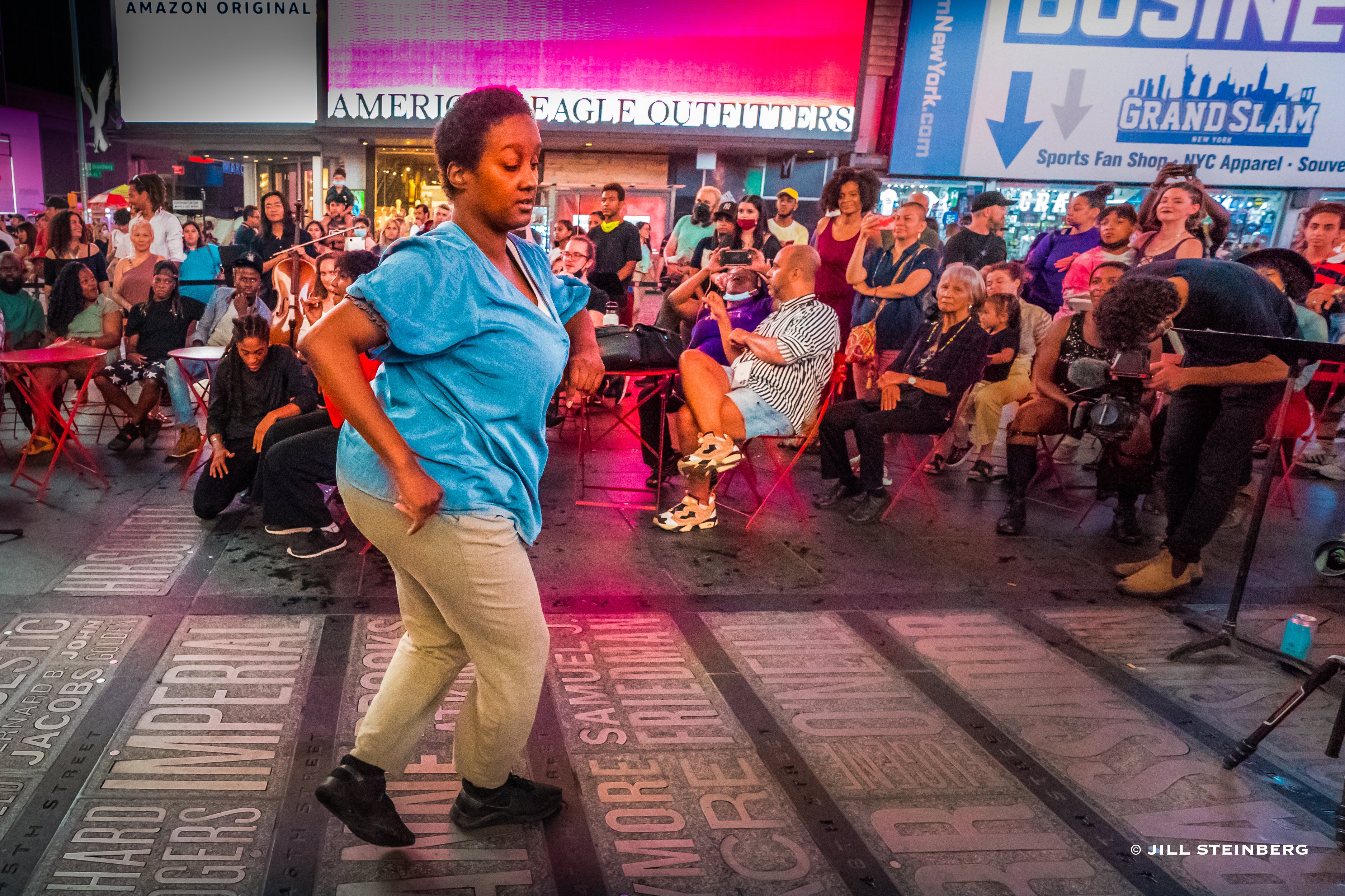 Free Your Mind-Midnight Train to Georgia in Times Square _0613_-1