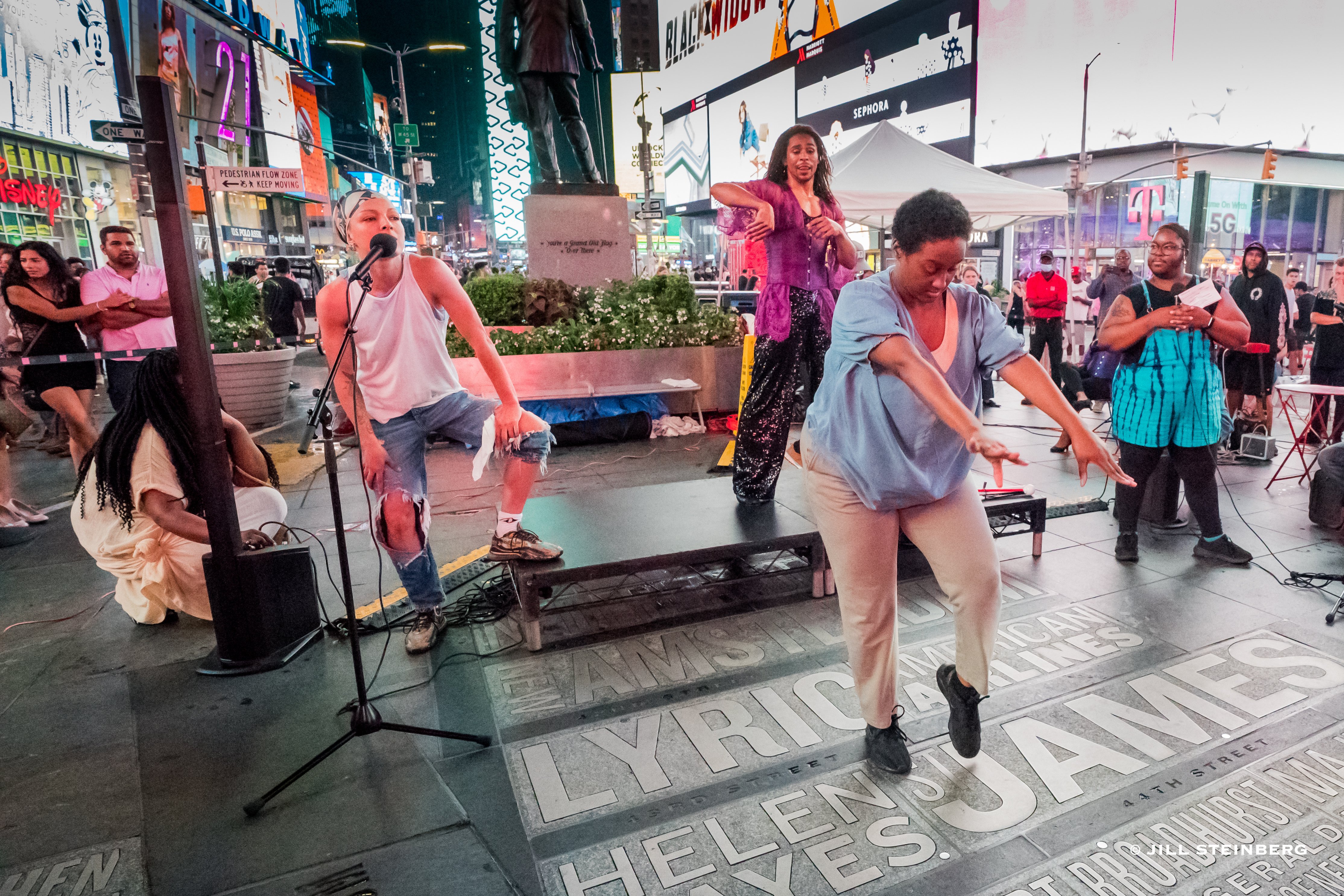 Free Your Mind-Midnight Train to Georgia in Times Square _0627_-1