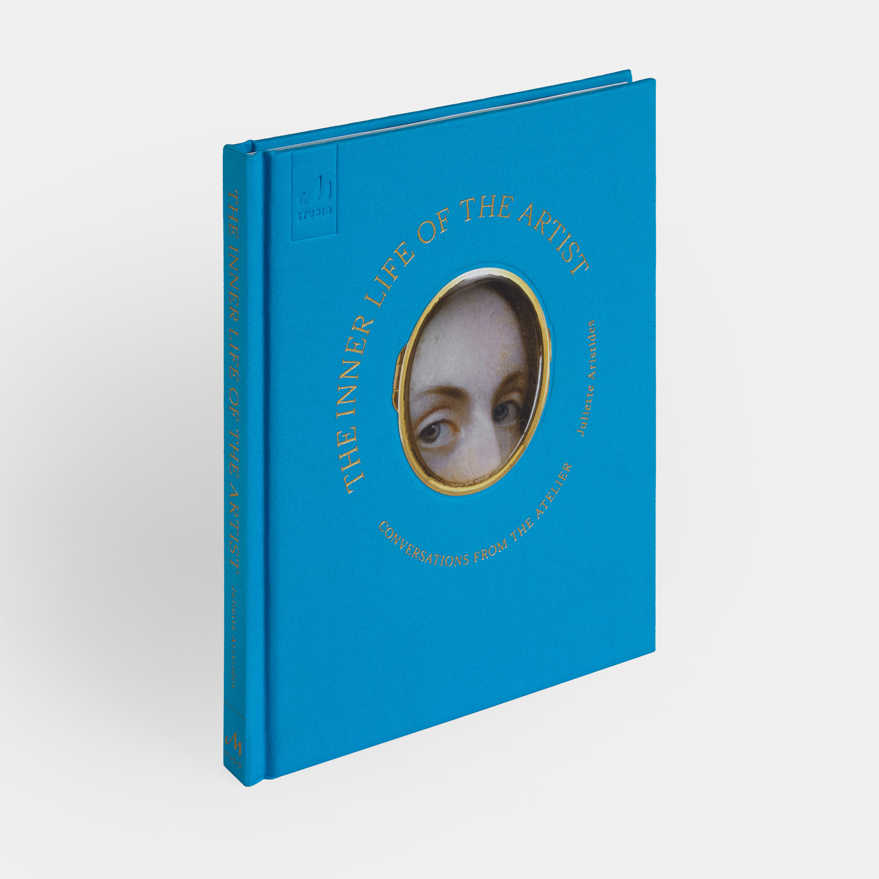 the-inner-life-of-the-artist-ae-3657-standing-front-3000