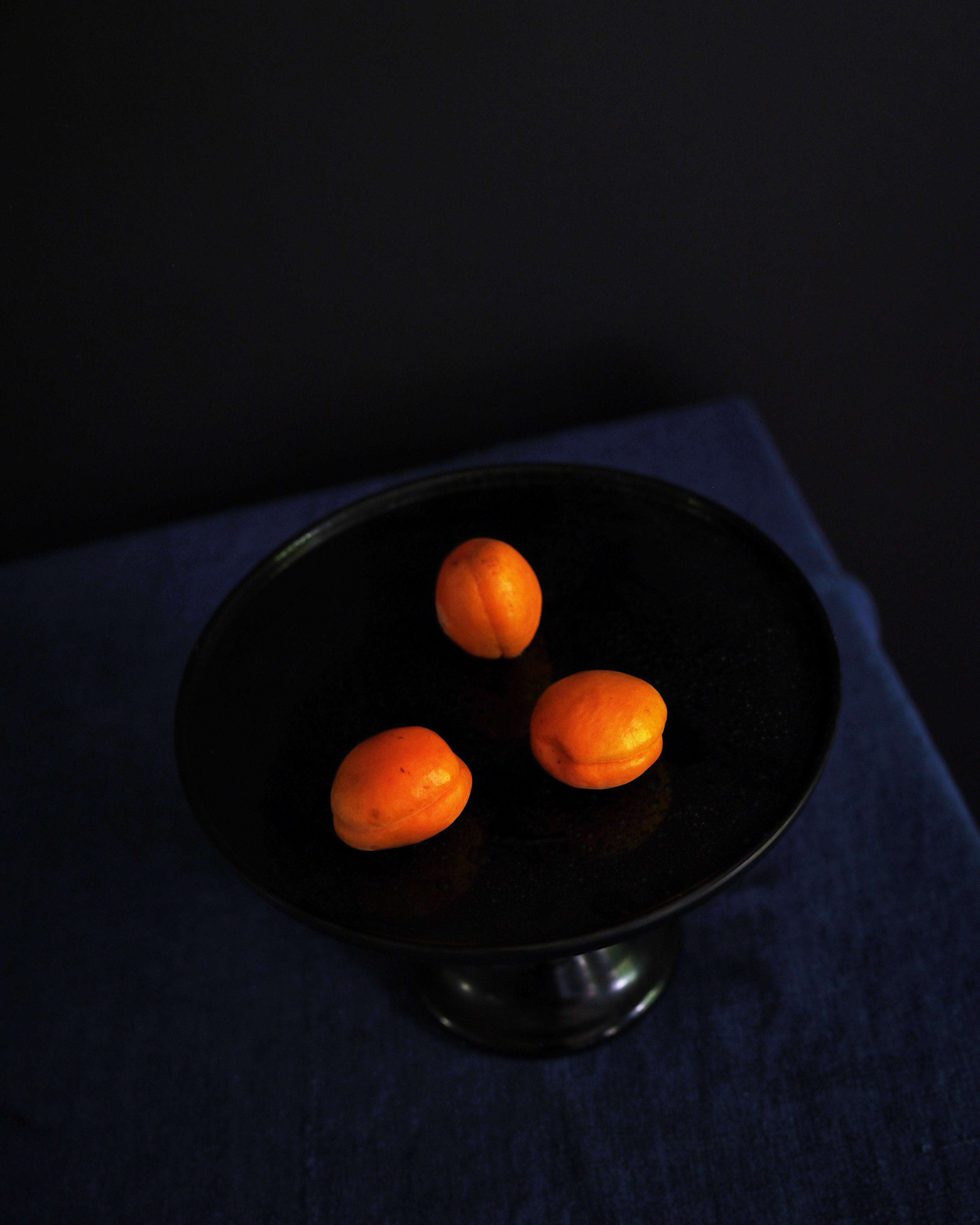 ThreeApricots(Wet)CigHarvey-1