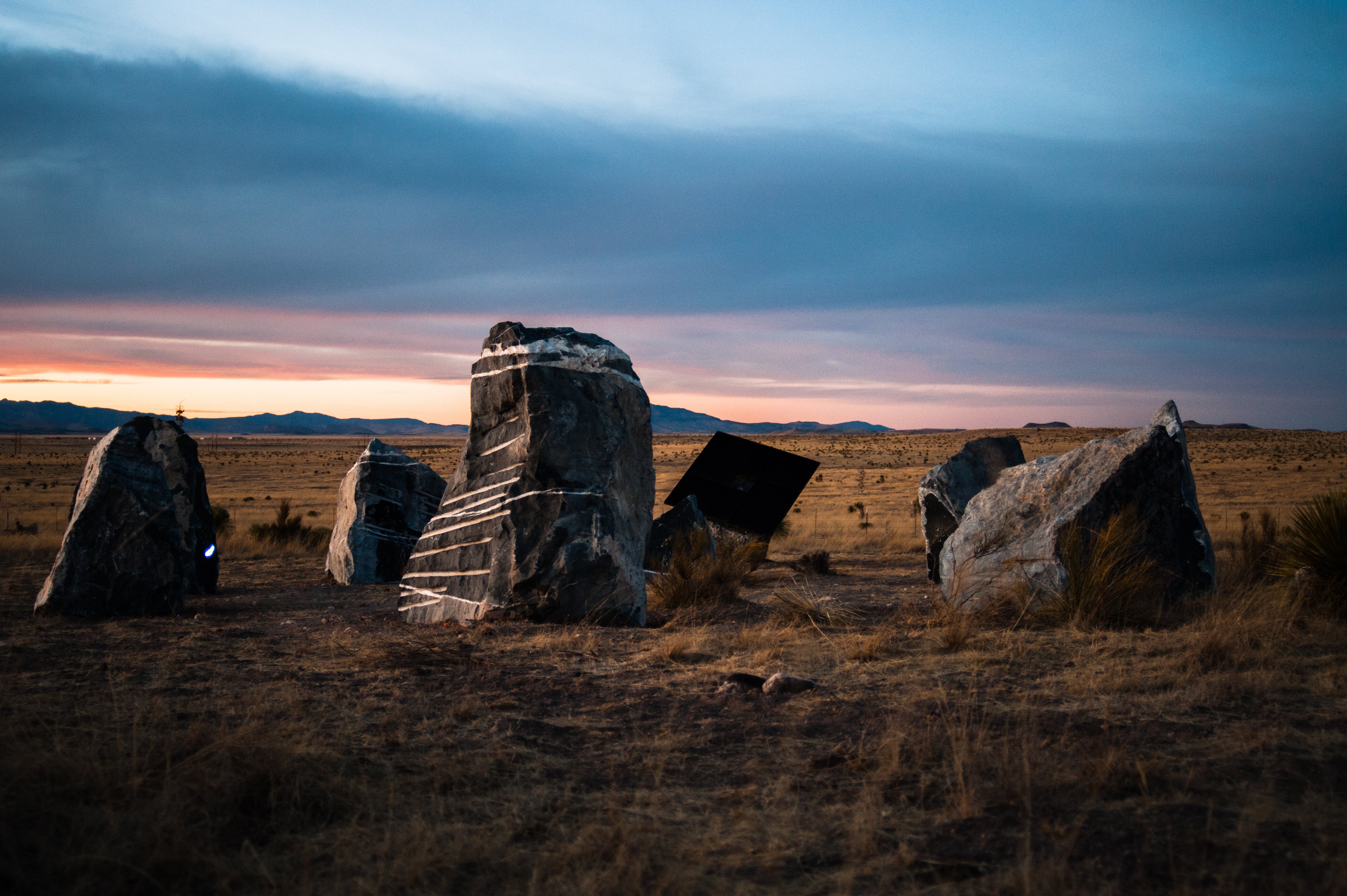 p. 206–7 Haroon Mirza stone circle